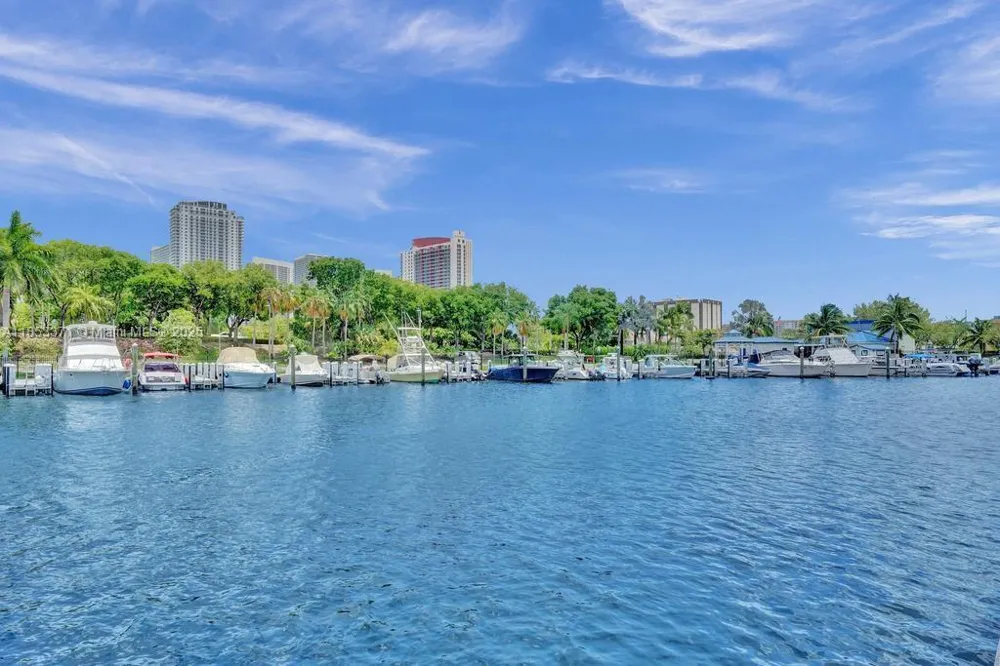 200 Diplomat Pkwy #423 Hallandale Beach, FL 33009