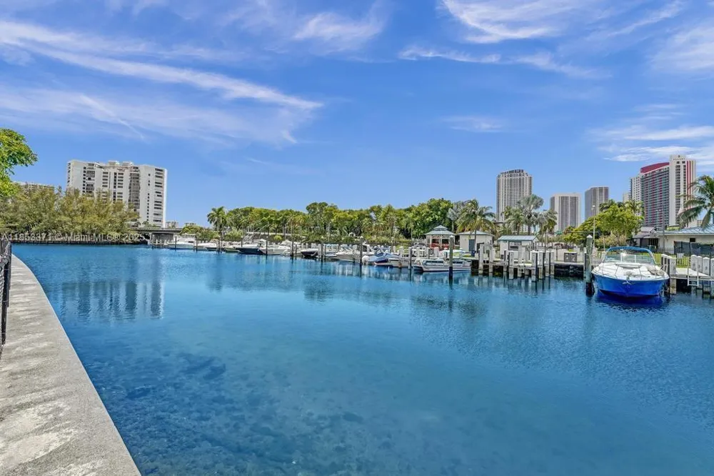 200 Diplomat Pkwy #423 Hallandale Beach, FL 33009
