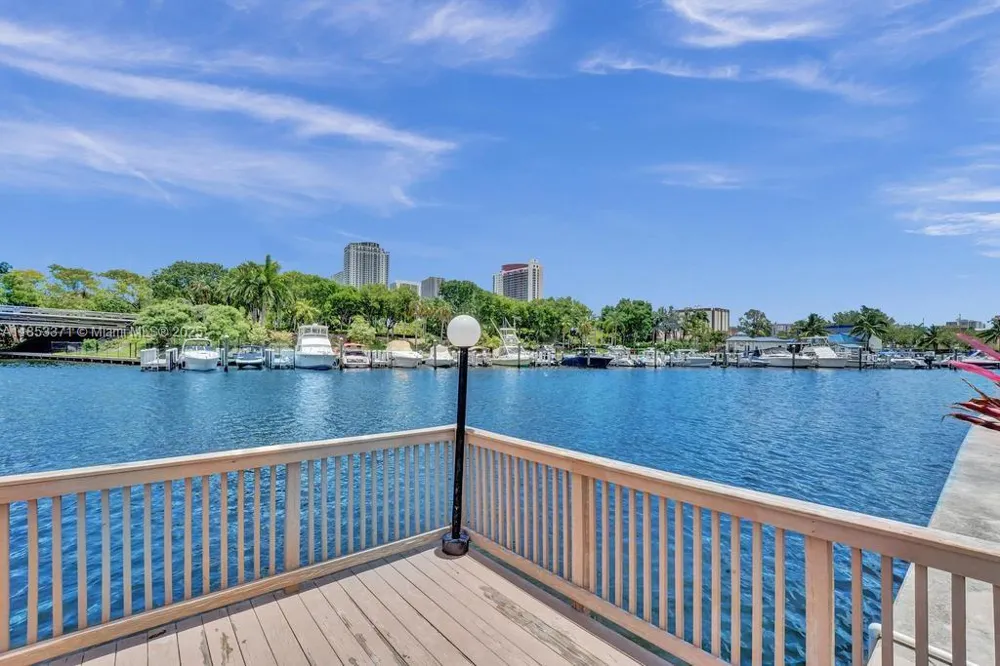 200 Diplomat Pkwy #423 Hallandale Beach, FL 33009