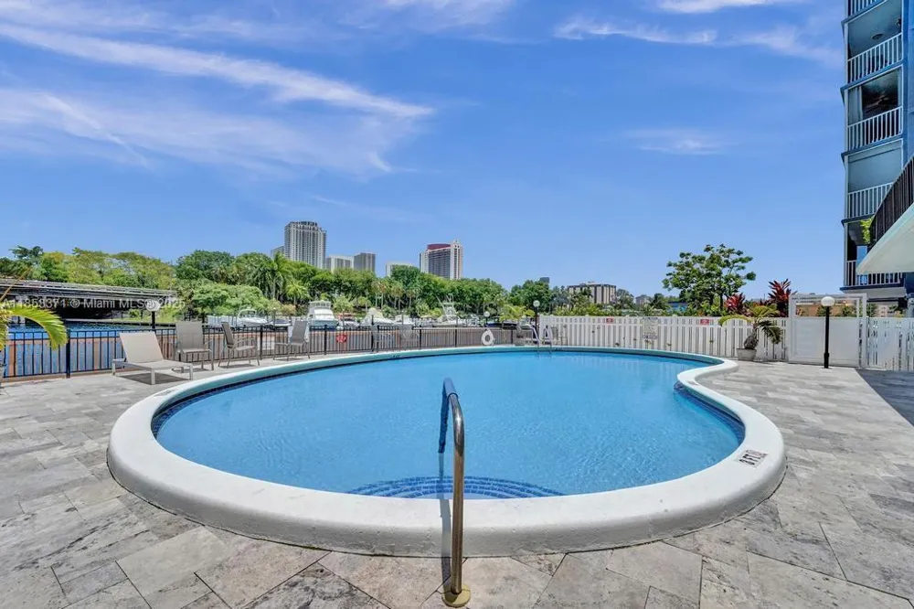 200 Diplomat Pkwy #423 Hallandale Beach, FL 33009