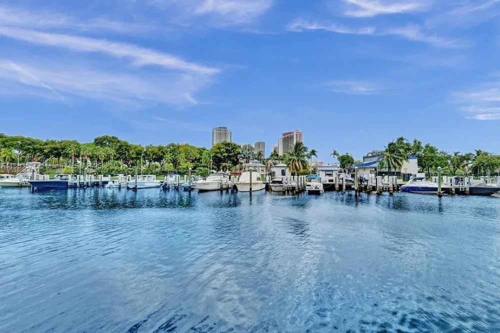 200 Diplomat Pkwy #423 Hallandale Beach, FL 33009