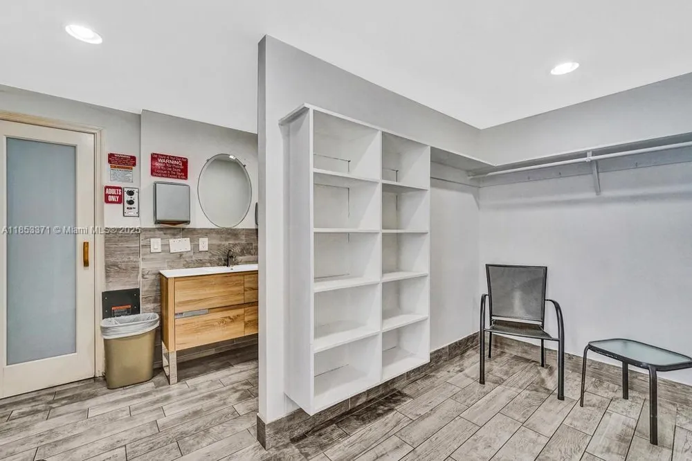 200 Diplomat Pkwy #423 Hallandale Beach, FL 33009