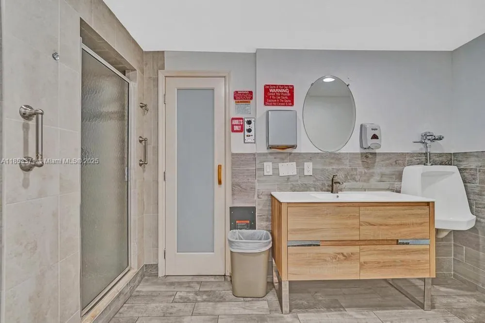 200 Diplomat Pkwy #423 Hallandale Beach, FL 33009