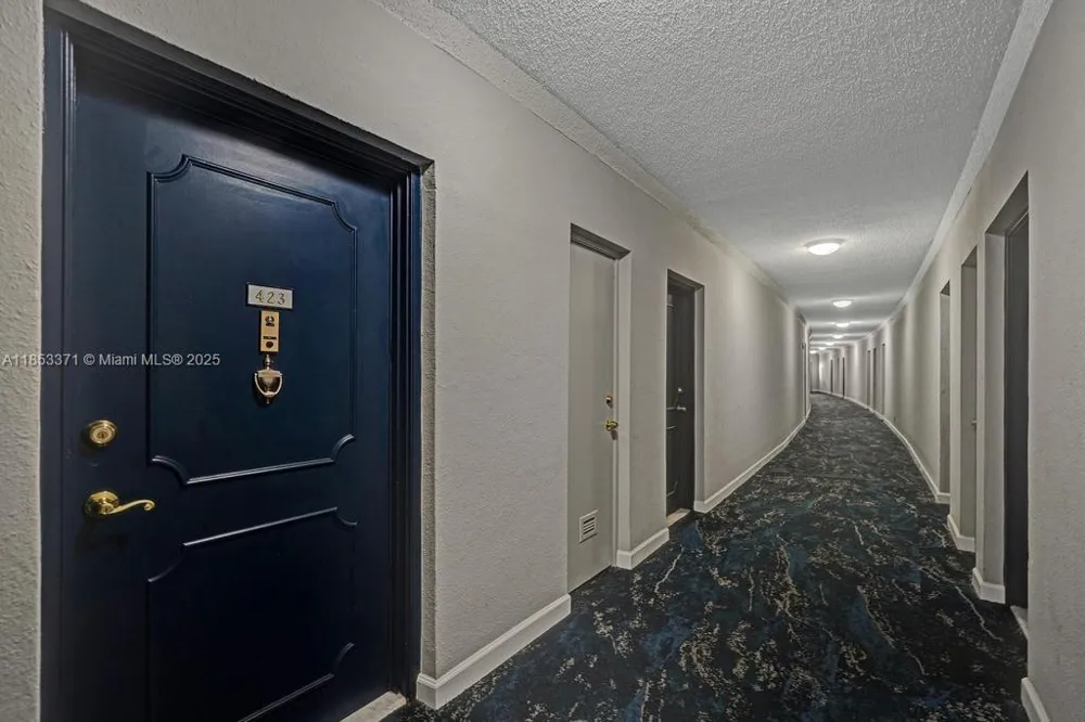 200 Diplomat Pkwy #423 Hallandale Beach, FL 33009