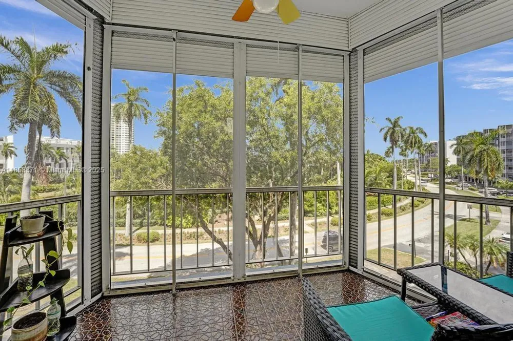 200 Diplomat Pkwy #423 Hallandale Beach, FL 33009