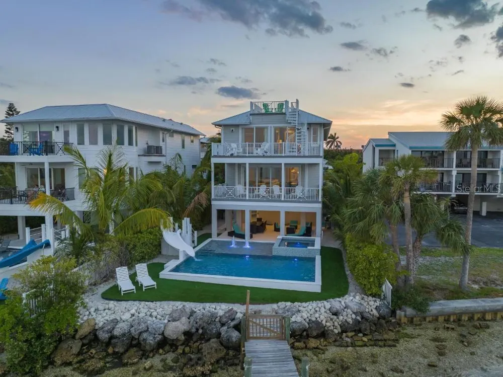 112 11TH STREET S Bradenton Beach, FL 34217