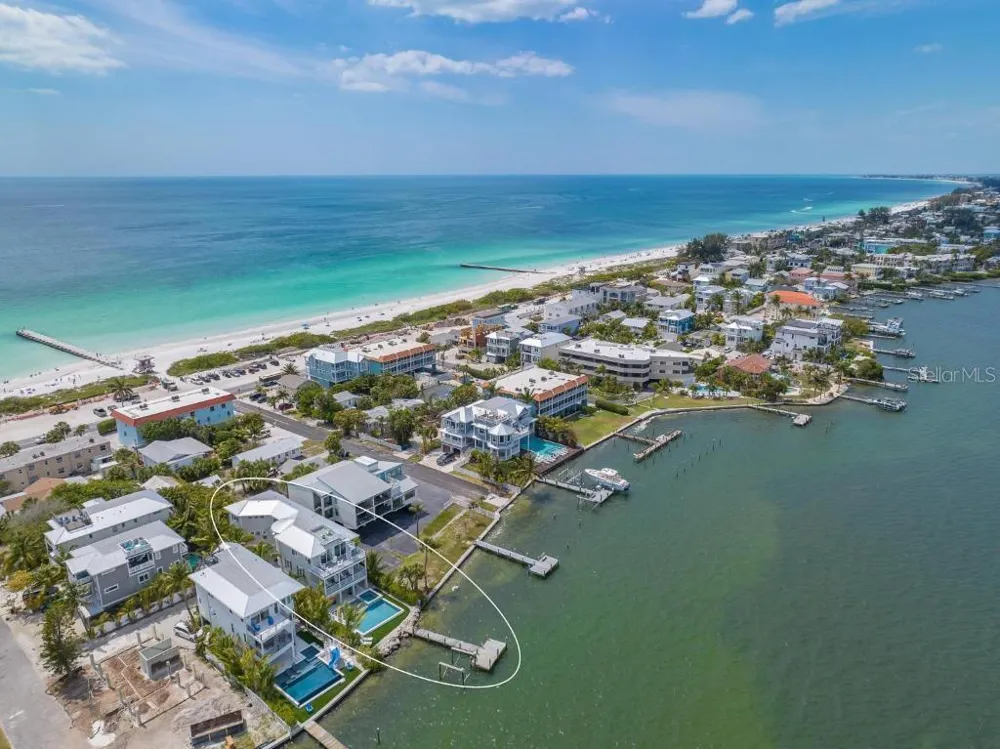 112 11TH STREET S Bradenton Beach, FL 34217