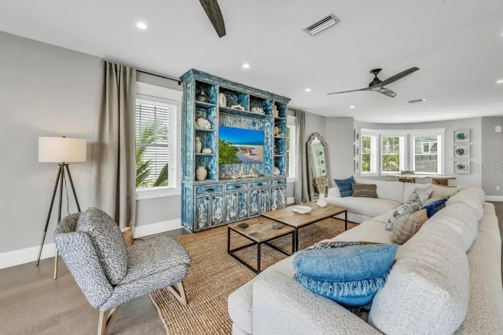 112 11TH STREET S Bradenton Beach, FL 34217