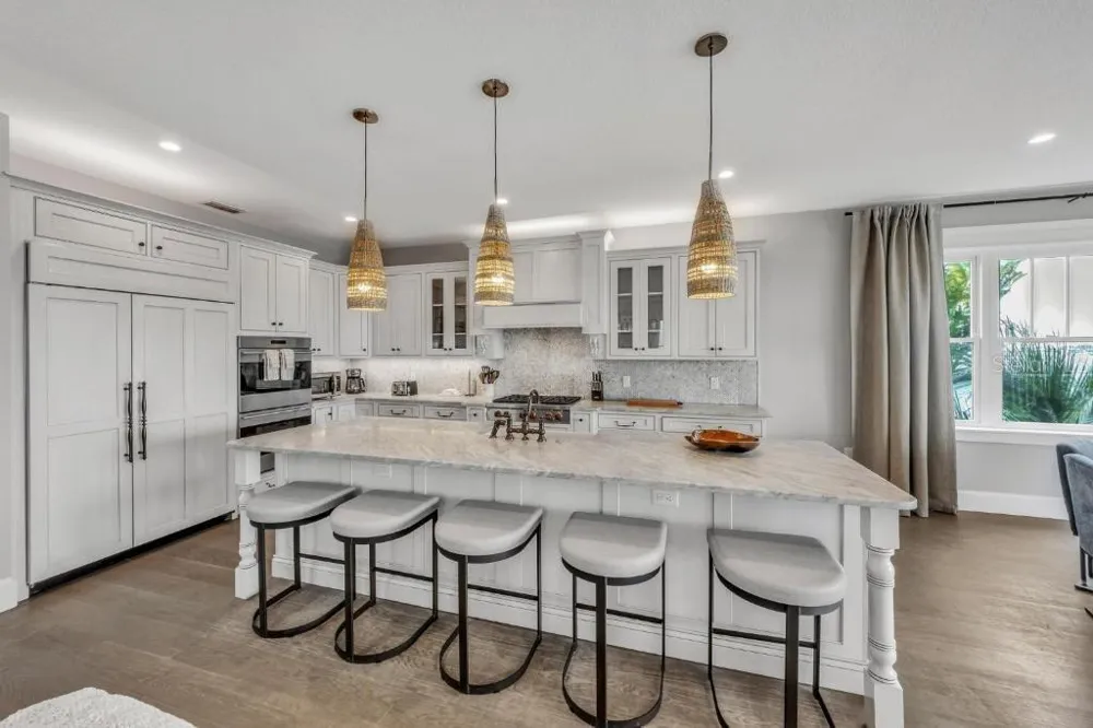 112 11TH STREET S Bradenton Beach, FL 34217