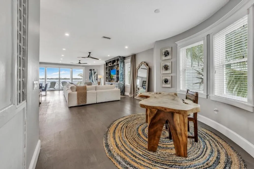 112 11TH STREET S Bradenton Beach, FL 34217