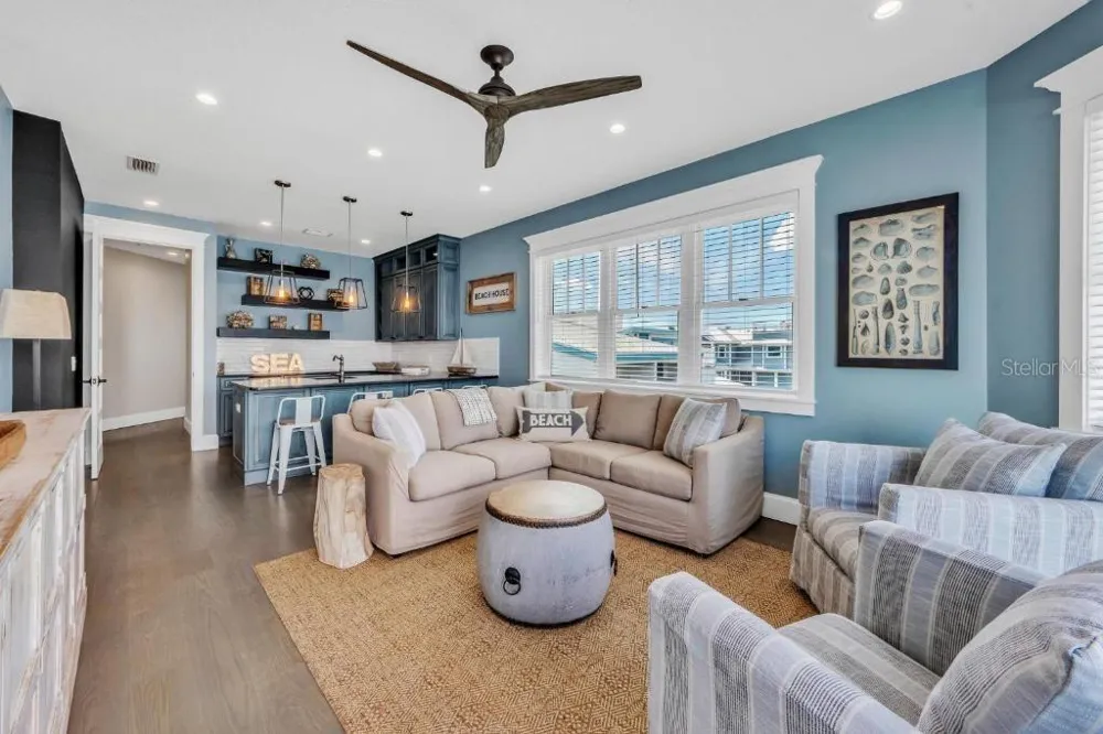 112 11TH STREET S Bradenton Beach, FL 34217