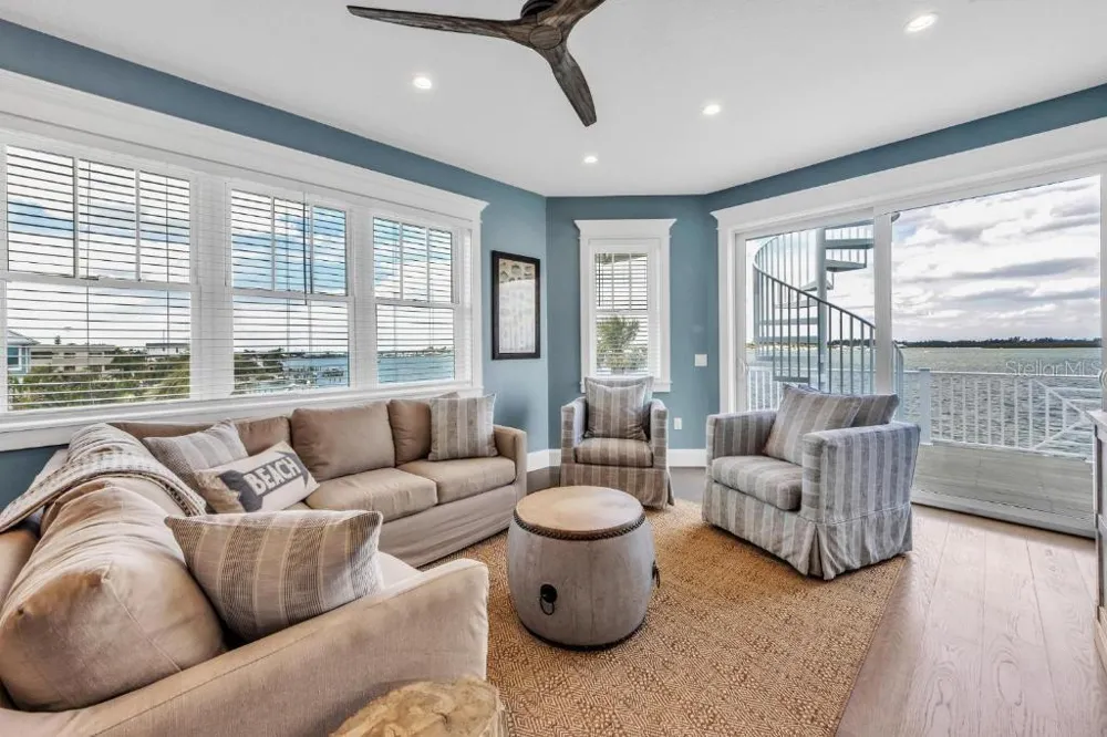 112 11TH STREET S Bradenton Beach, FL 34217