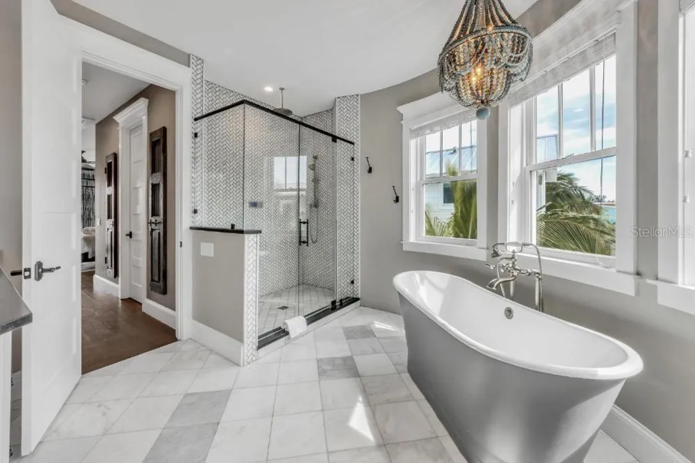 112 11TH STREET S Bradenton Beach, FL 34217