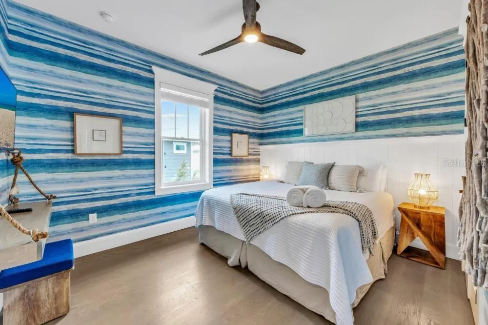 112 11TH STREET S Bradenton Beach, FL 34217
