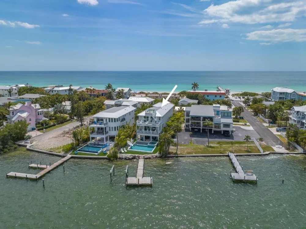 112 11TH STREET S Bradenton Beach, FL 34217