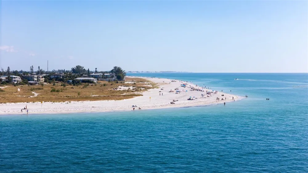 112 11TH STREET S Bradenton Beach, FL 34217