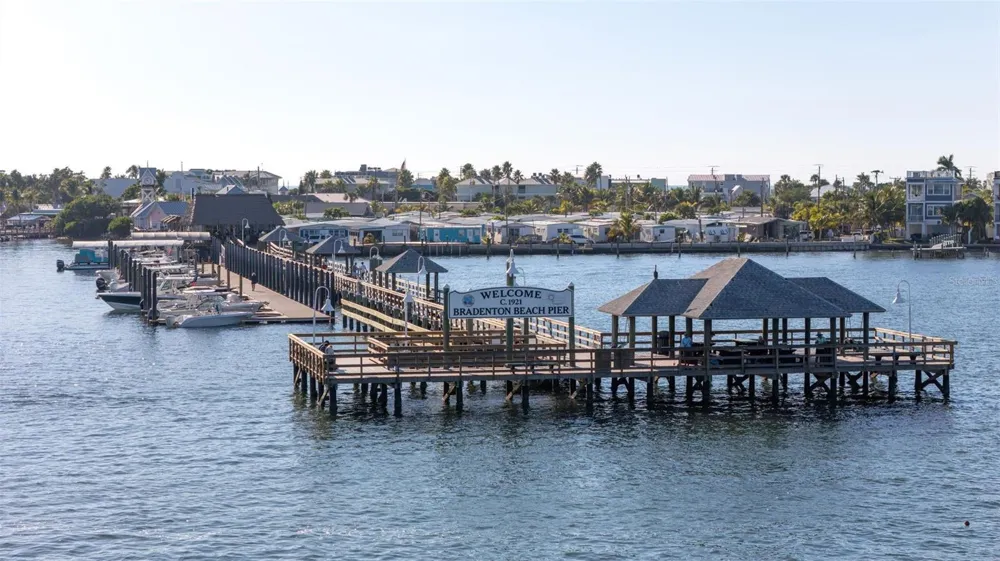 112 11TH STREET S Bradenton Beach, FL 34217