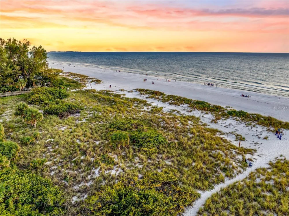 112 11TH STREET S Bradenton Beach, FL 34217