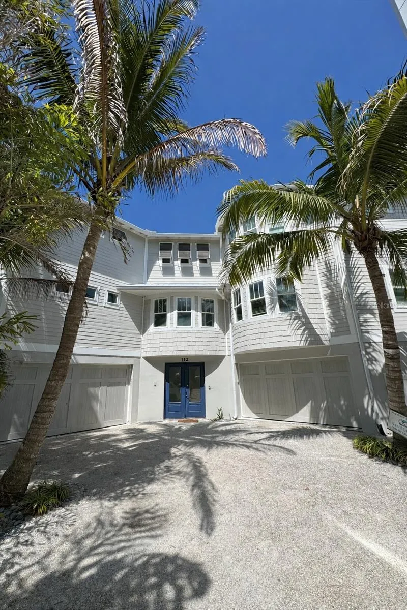 112 11TH STREET S Bradenton Beach, FL 34217