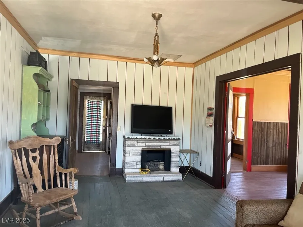 901 E Myers Avenue Goldfield, NV 89013