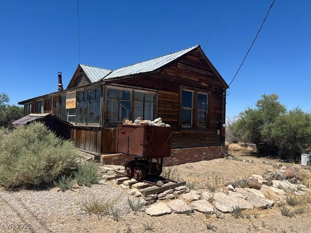 901 E Myers Avenue Goldfield, NV 89013