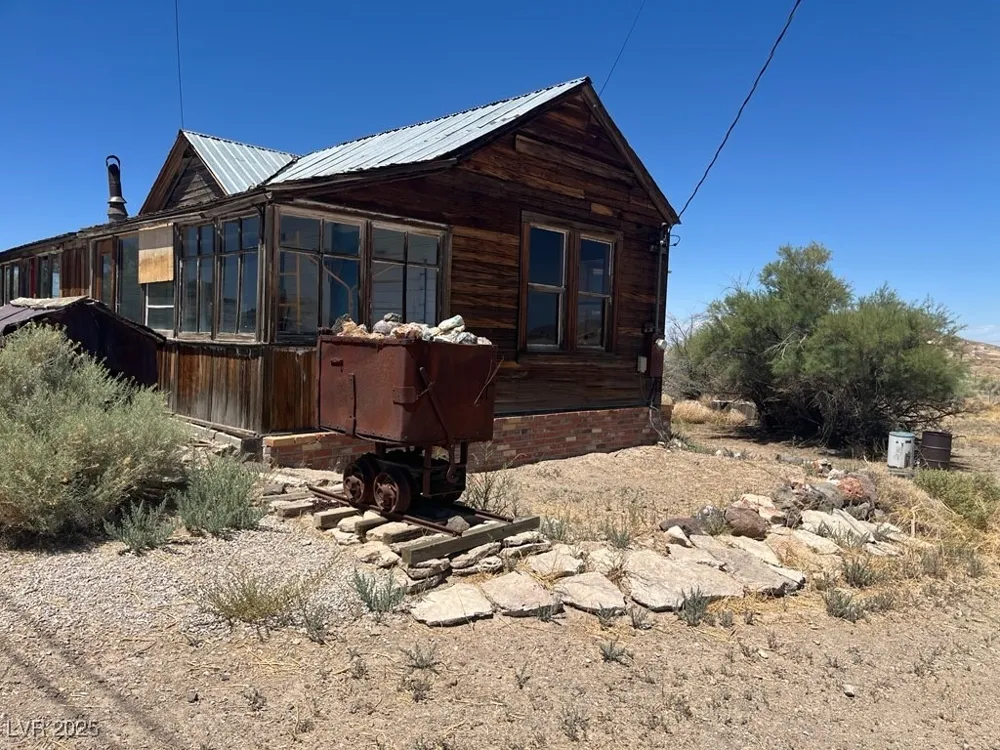901 E Myers Avenue Goldfield, NV 89013