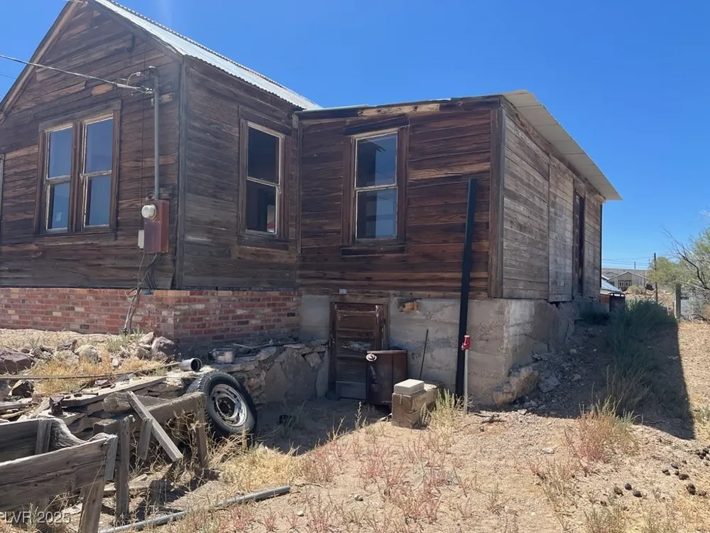 901 E Myers Avenue Goldfield, NV 89013