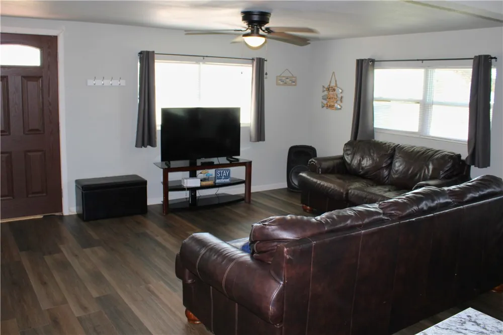 1280 E County Road 2328 Riviera, TX 78379