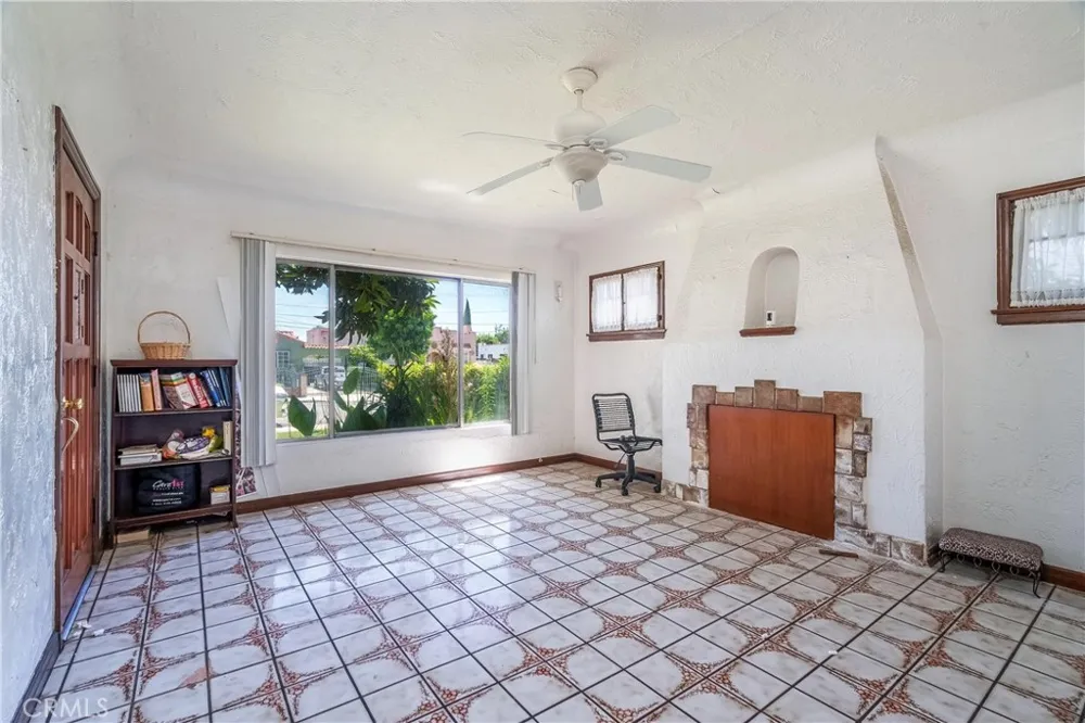 2439 California Street Walnut Park, CA 90255