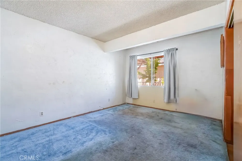2439 California Street Walnut Park, CA 90255