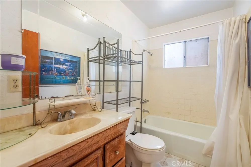 2439 California Street Walnut Park, CA 90255