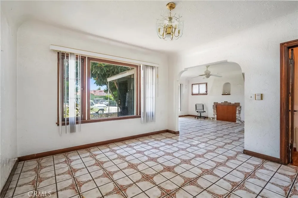 2439 California Street Walnut Park, CA 90255