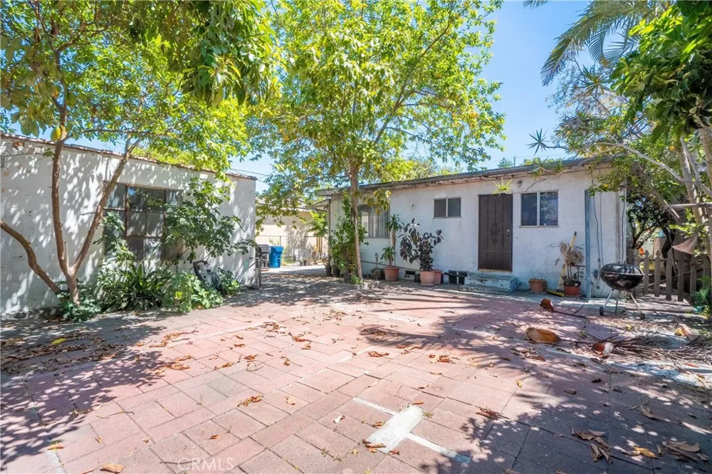 2439 California Street Walnut Park, CA 90255