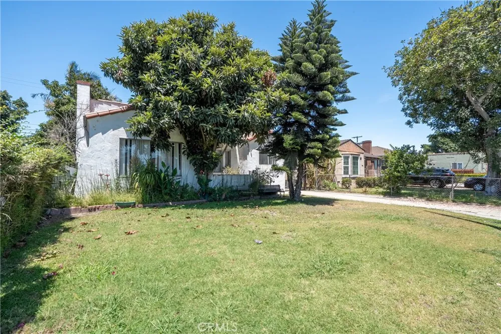 2439 California Street Walnut Park, CA 90255