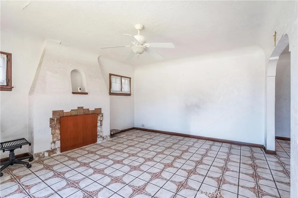 2439 California Street Walnut Park, CA 90255