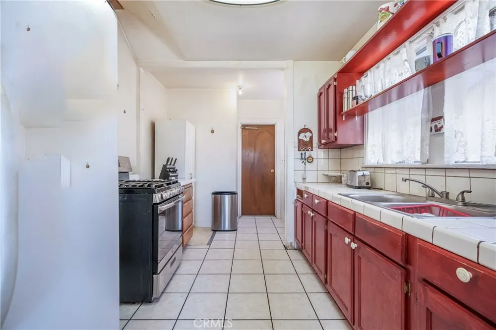 2439 California Street Walnut Park, CA 90255
