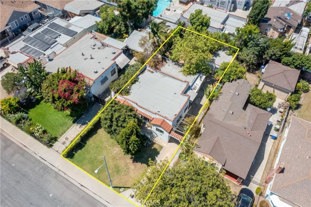 2439 California Street Walnut Park, CA 90255