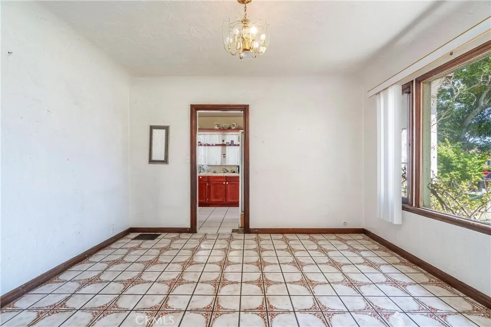 2439 California Street Walnut Park, CA 90255