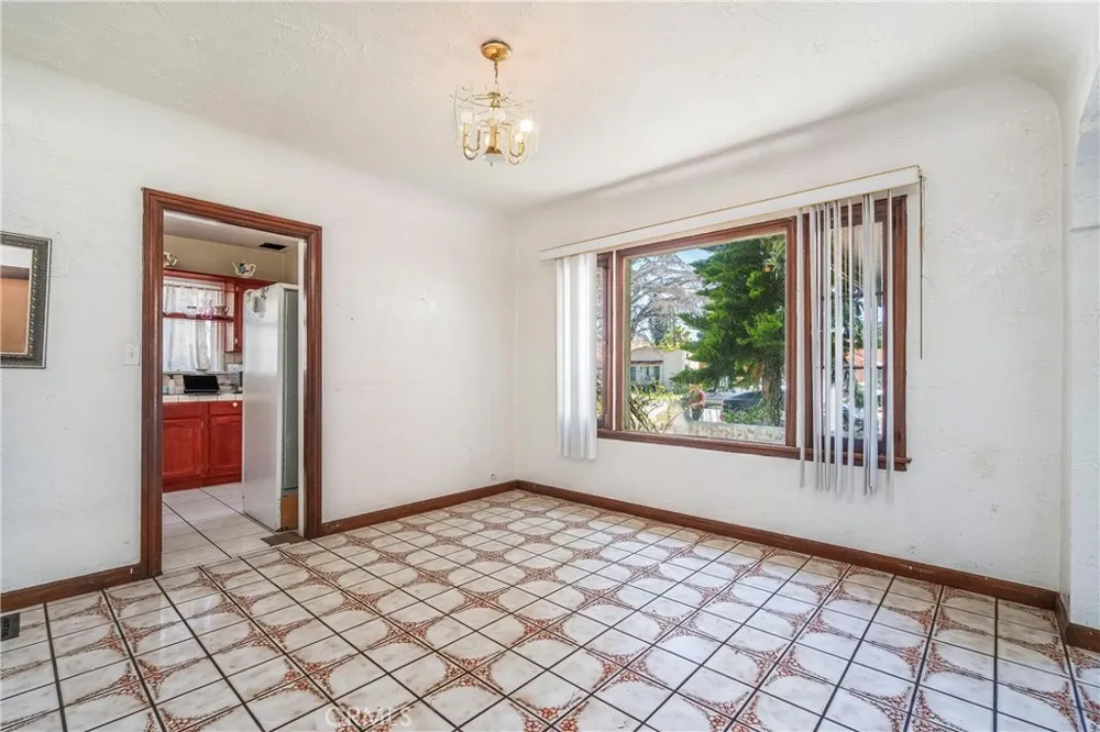 2439 California Street Walnut Park, CA 90255