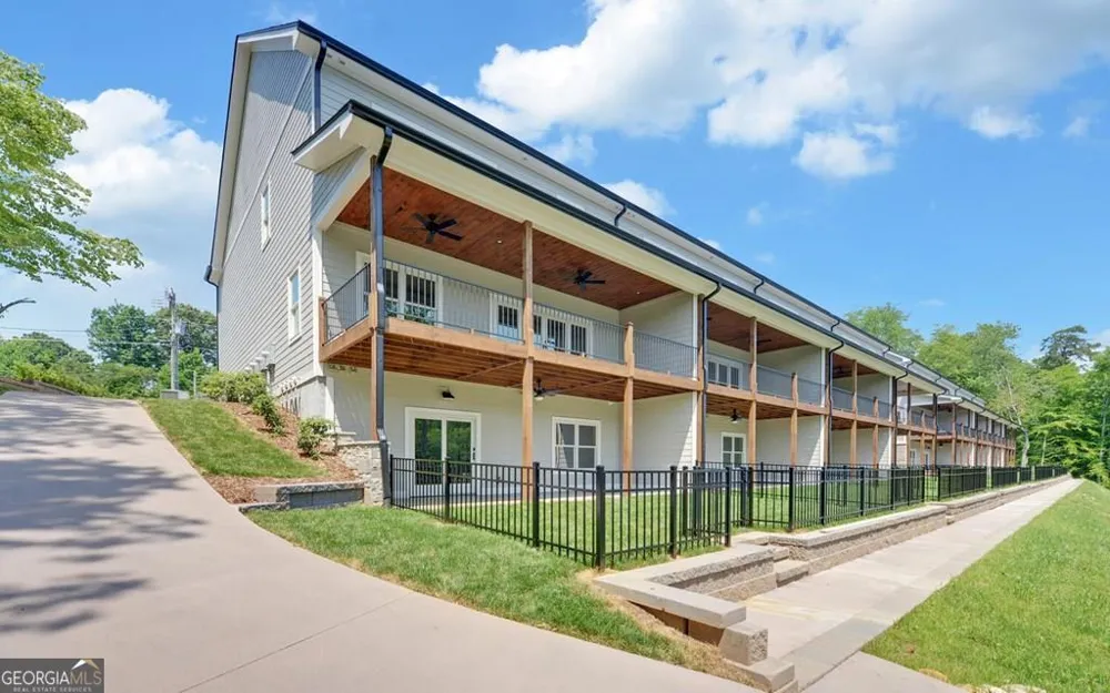 778-C Main ST Hiawassee, GA 30546
