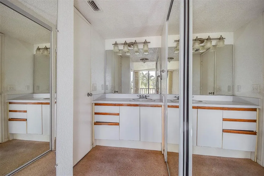 1000 COVE CAY DRIVE #2C Clearwater, FL 33760