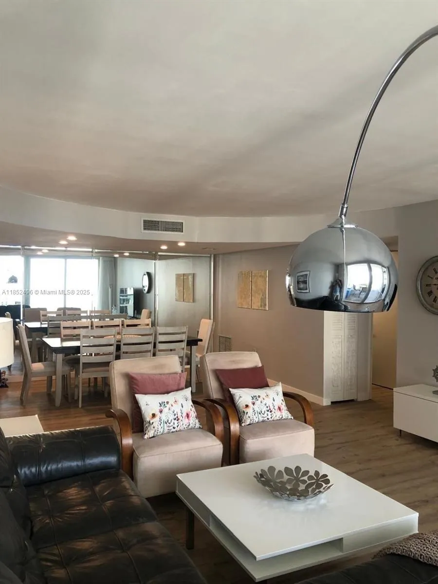 2751 S Ocean Dr #1406-S Hollywood, FL 33019