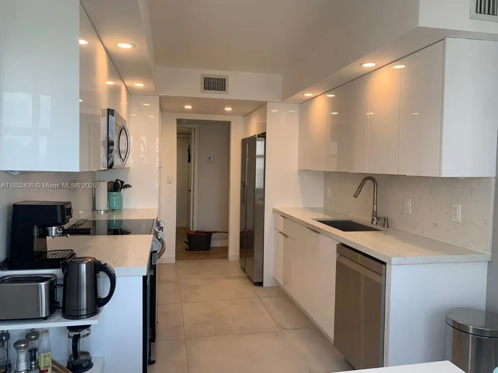 2751 S Ocean Dr #1406-S Hollywood, FL 33019
