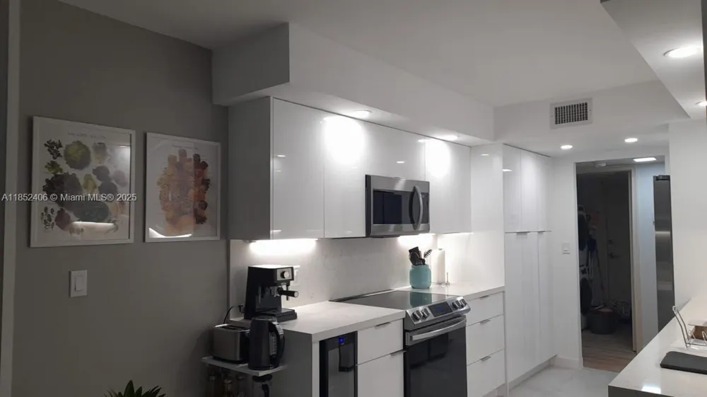 2751 S Ocean Dr #1406-S Hollywood, FL 33019