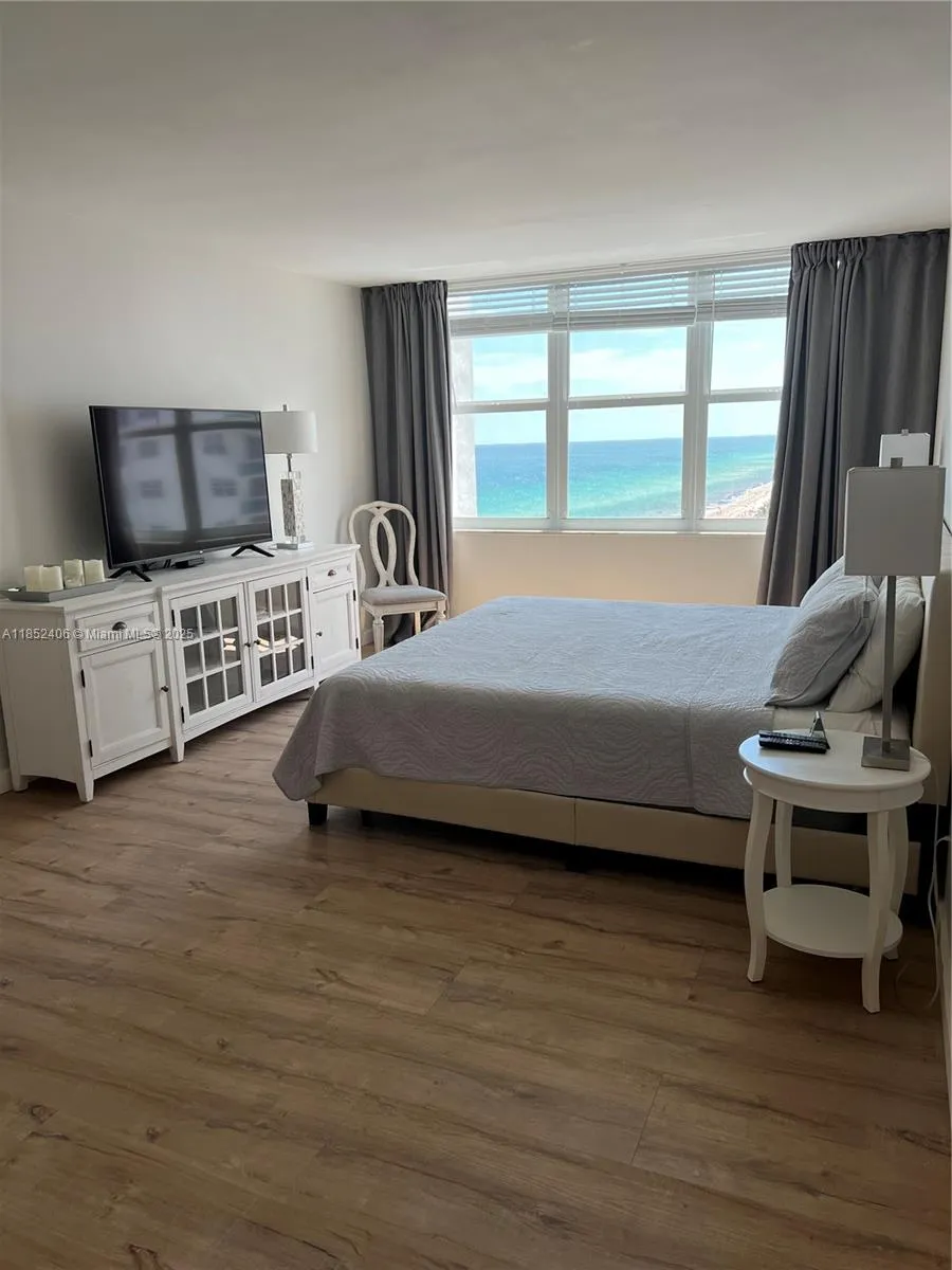 2751 S Ocean Dr #1406-S Hollywood, FL 33019