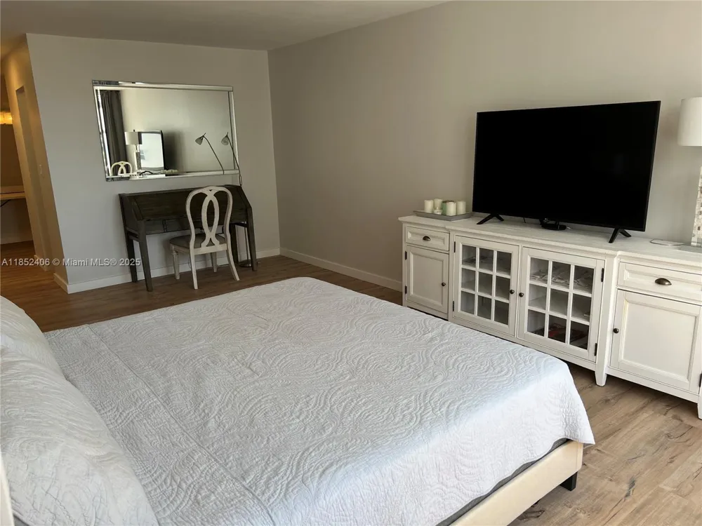 2751 S Ocean Dr #1406-S Hollywood, FL 33019