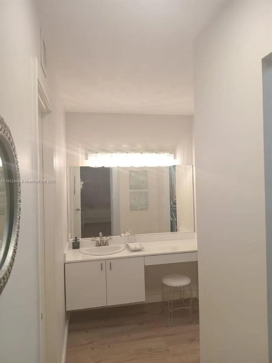 2751 S Ocean Dr #1406-S Hollywood, FL 33019