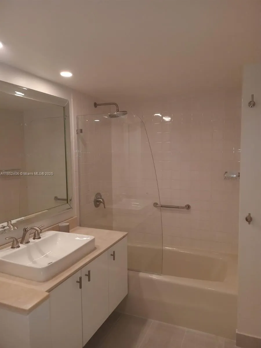 2751 S Ocean Dr #1406-S Hollywood, FL 33019