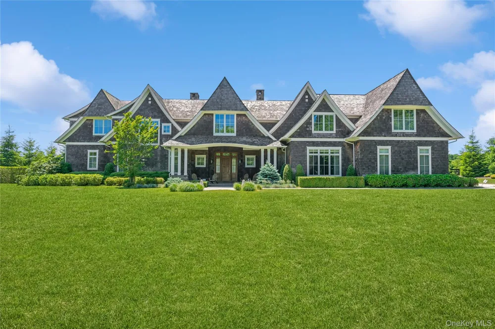 29 Wood Edge Court Water Mill, NY 11976