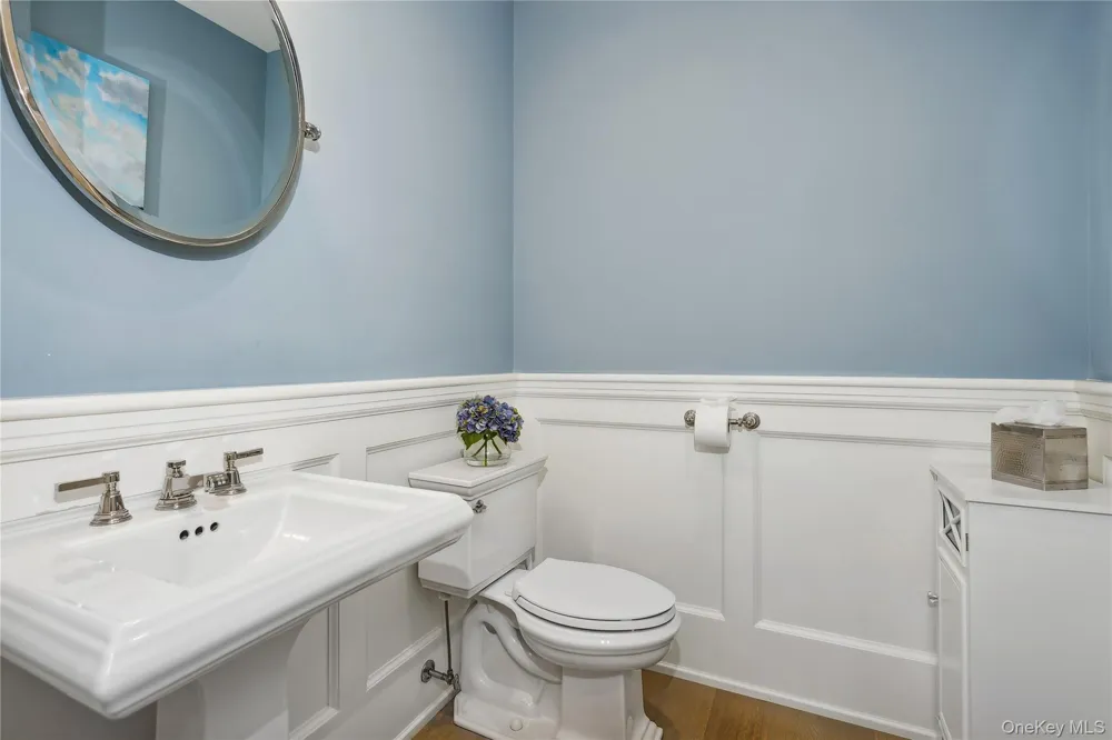 29 Wood Edge Court Water Mill, NY 11976